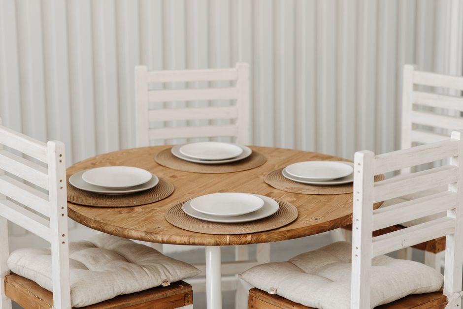 Oak dining table, seats four
